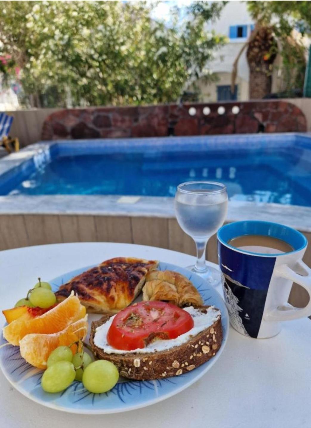 Captain Lazaros Villa: Black Beach Resort with Pool and Sea View Perissa  Exterior photo